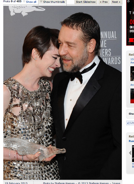 Anne Hathaway and Russell Crowe
